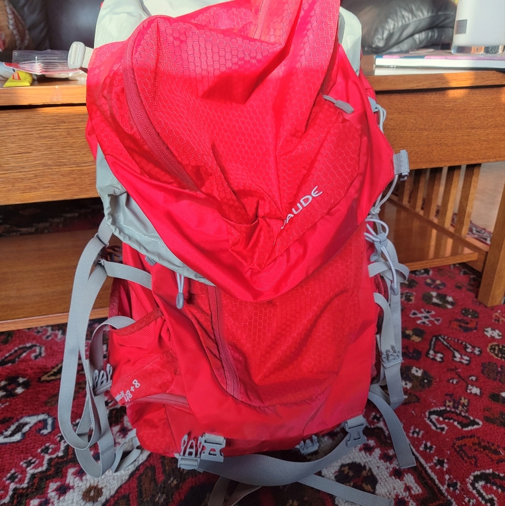 Vaude red pack